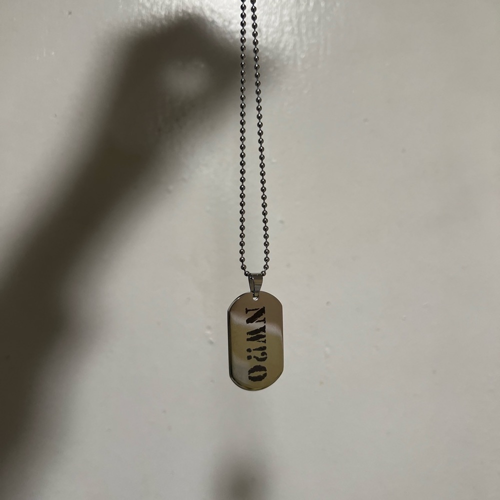 Stylish Silver Dog Tag Pendant Necklace